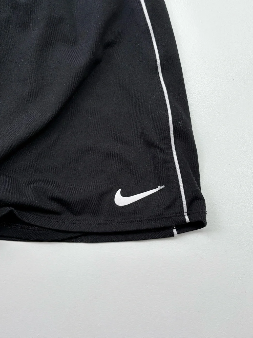 Nike Black Skort with White Piping - Picture 7 of 7